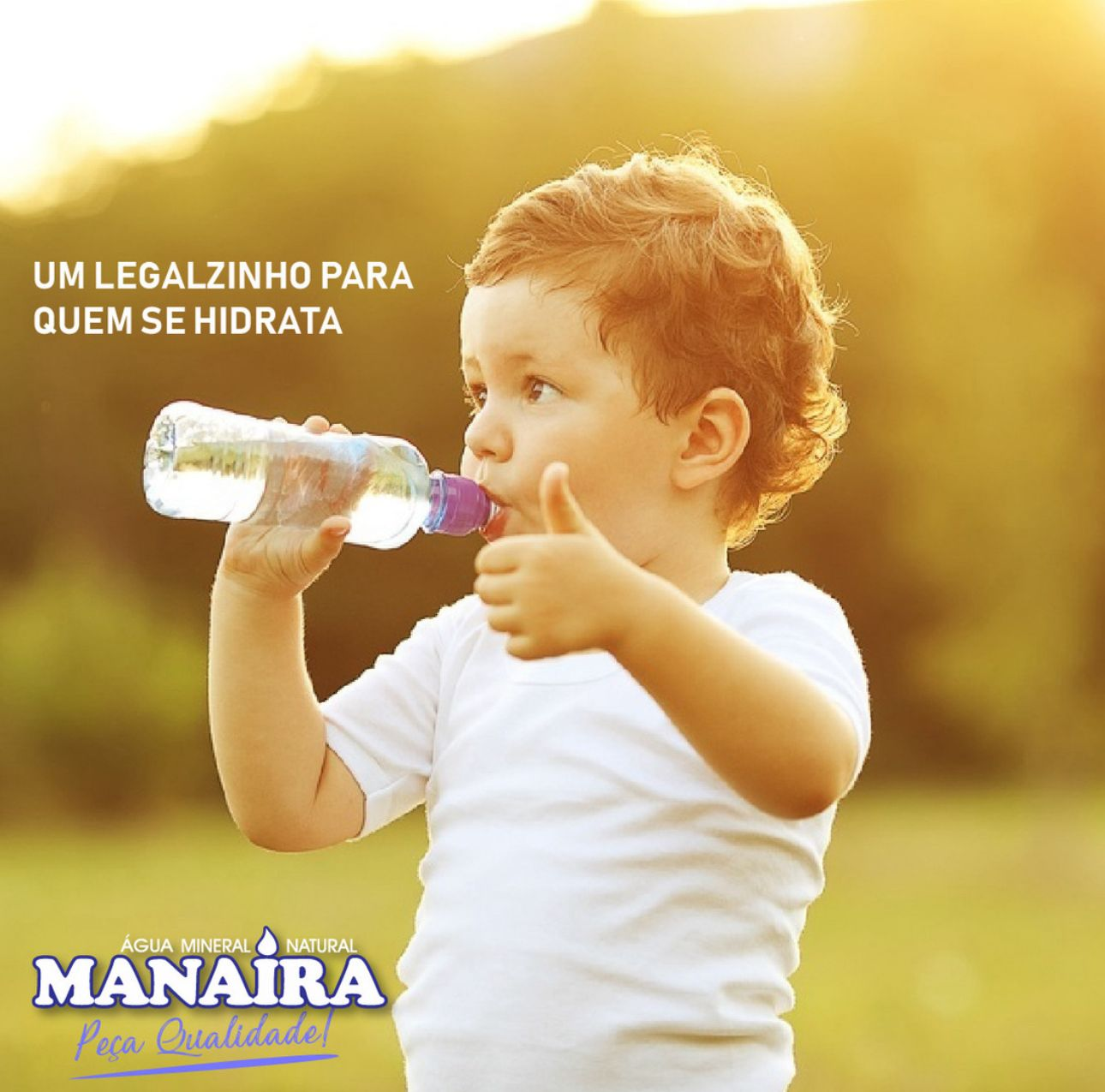 Um legalzinho para quem se hidrata - Criança bebendo água Manaíra